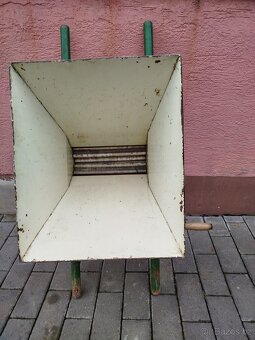 Mlýnek na hrozny - 2