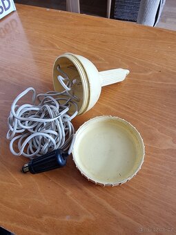 Závěsná lampička do auta - 2