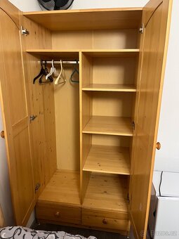 Šatní skříň - 2