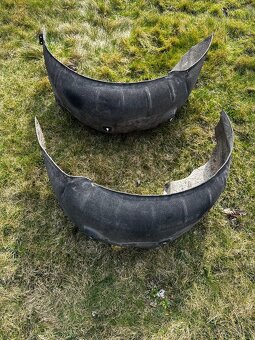 Podběhy BMW E90 - 2