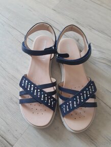 Nové krásné sandály Geox vel.39 - 2
