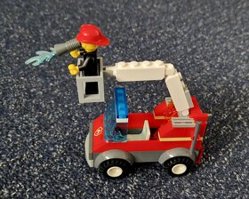 Lego City 60212 Hořící gril - 2