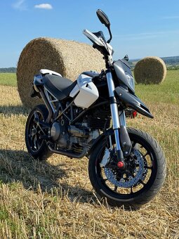 Ducati hypermotard 796 - 2