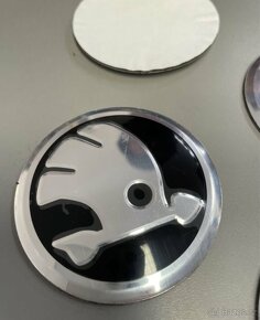 Středové pokličky/samolepky alu Škoda NEW logo 65 mm - 2
