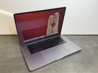 Macbook Pro 16" 2019 / I7 / 16GB / 512GB / Space gray - 2