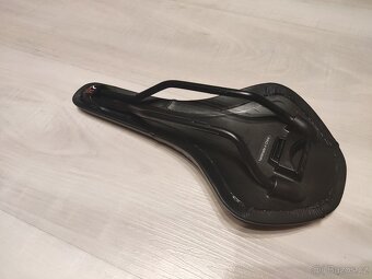 Predám sedlo fizik r7 antares - 2
