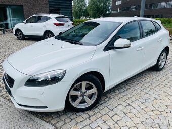 Volvo V40 2.0 D3 5VÁLEC AUTOMAT LED Bi XEN VÝHŘEV SERVISKA - 2