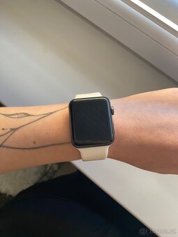 Apple Watch Series 3 42mm - 2