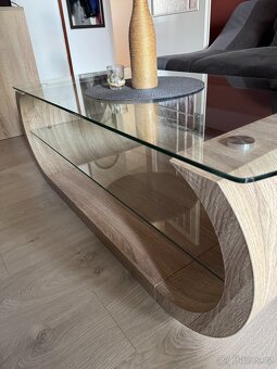 Stůl – elegantní a prostorný - 2