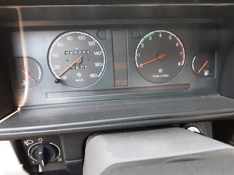Sedačky a díly škoda favorit - 2