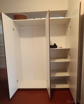 Šatní skříň ZA ODVOZ - 2