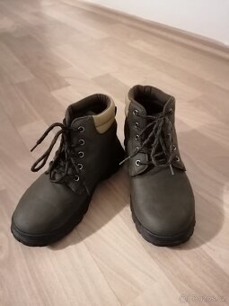 Chlapecká zimní obuv vel. 35 - 2