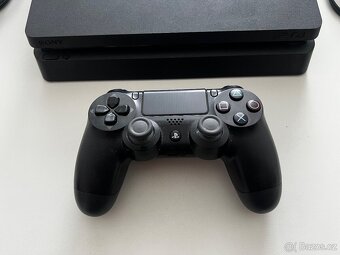 Sony Playstation 4 Slim - 2