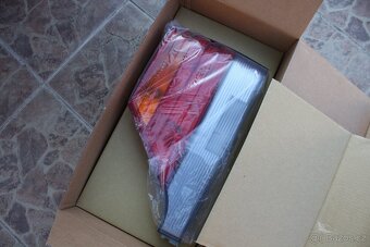 Mercedes-Benz Třídy S, W140, Mamut - pravé zadní světlo - 2