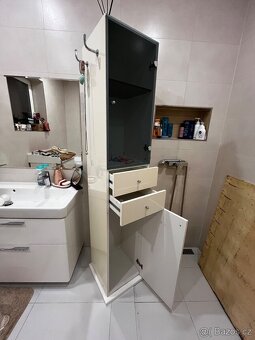 Koupelnová skříňka, zrcadlo do koupelny, věšák - 2