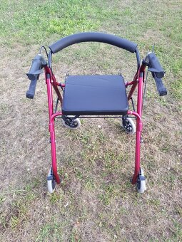 Chodítko čtyřkolové - 2