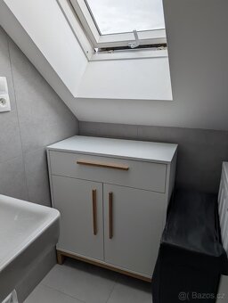 Koupelnová skříňka - 2