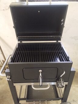 Gril na dřevěné uhlí - nový - 2