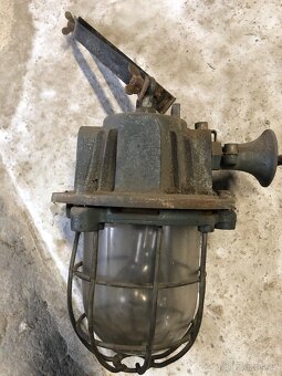 Retro lampa litinová. - 2