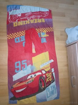 2x DĚTSKÉ PONČO CARS - MCQUEEN - 2