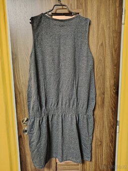 Dámské jednoduché šaty - 2