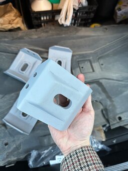 Zvedací body BMW E39, E38, E36 - 2