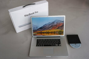 Apple MacBook Pro 17" Intel Core i7 2.2 GHz, 16 GB RAM - 2