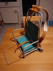Retro dětská turistická sedačka. - 2