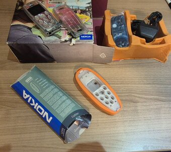 Nokia 3200 - kompletni baleni, 99% stav - 2