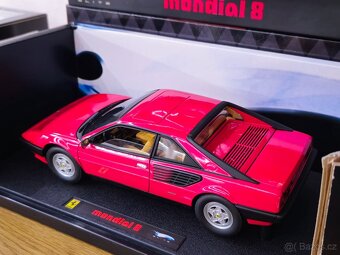 Modely Ferrari 1:18 HotWheels ELITE - 2