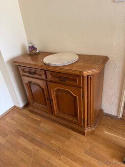 Prodám 2 dílny sekretář a příborník - 2