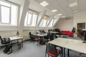 Pronájem kancelářských prostorů 66 m2 na ulici Zámecká, Mora - 2