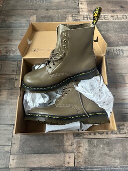 Dr. Martens - 2