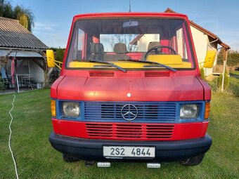 Mercedes Benz 309D valník - 2