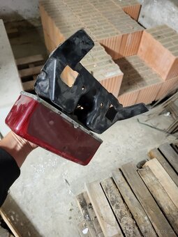 Yamaha XS 400 SE zadní světlo - 2