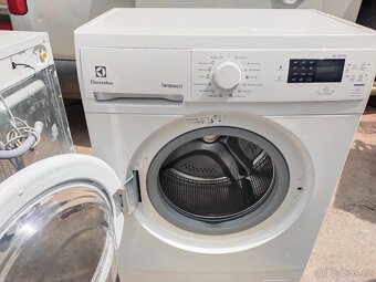 Prodám plně funkční dig.Slim pračku zn. ELECTROLUX--DOVEZU- - 2