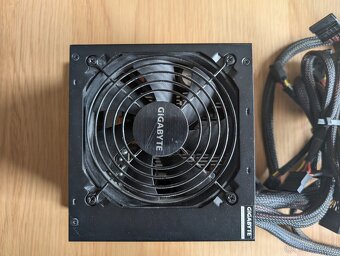 Zdroj Gigabyte P650B - 2
