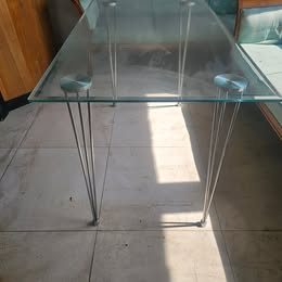 Skleněný jídelní stůl - 2