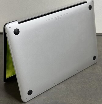 APPLE MacBook Pro 13" 16GB RAM 512 GB SSD + myš + ochrany - 2