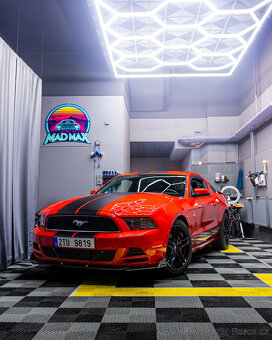 Ford Mustang - 2