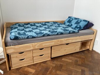 Dřevěná postel s úložným prostorem - 2