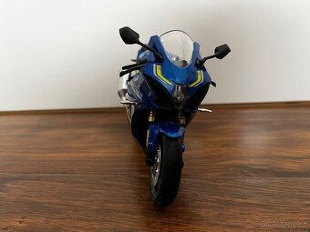 Suzuki GSX-1000R, 1:9 - 2