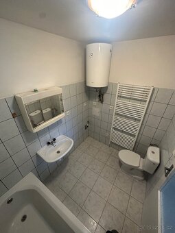 PRONÁJEM BYTU SE ZAHRADOU 1+KK, 35 m² - 2