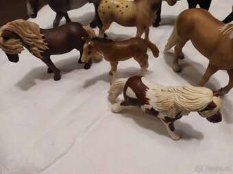 12.Koně zn. Schleich v hezkém stavu - 2