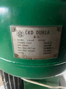 Zubařský/dentální kompresor - 2