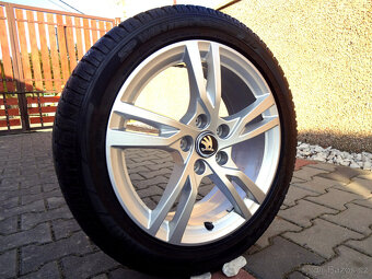 ZÁNOVNÍ ZIMNÍ originál ALU 17" 5x112 Dunlop 205/50R17 - 2