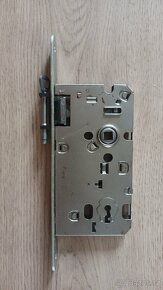 Zadlabací zámek levý pro obyčejný klíč - 2