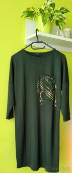 Dámské šaty se zlatým motivem - 2