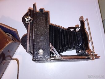 Starý fotoaparát Zeiss Ikon Compur - 2