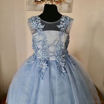 Světle modré elegantní dětské slavnostní šaty - 2